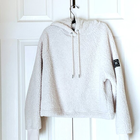 Tommy Hilfiger Sherpa Hoodie Teddy Bear Fleece Pullover w/ Sleeve Logo – Size M - Picture 5 of 9